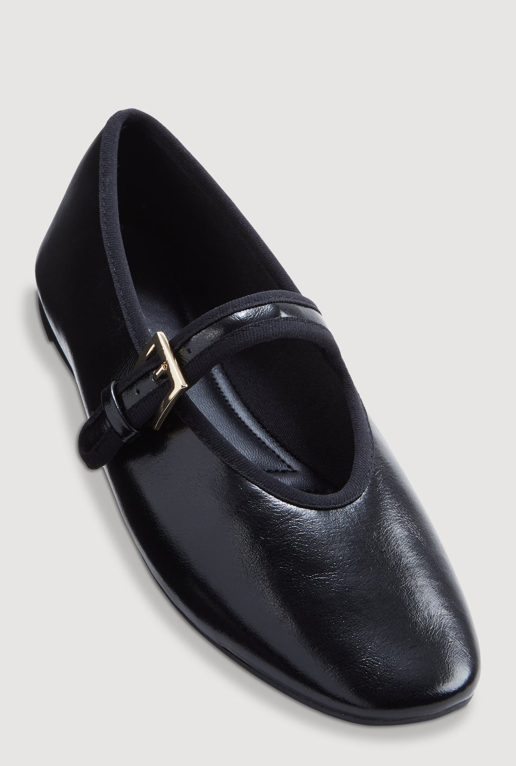 Mercado Classic Sneaker – Black/White side view