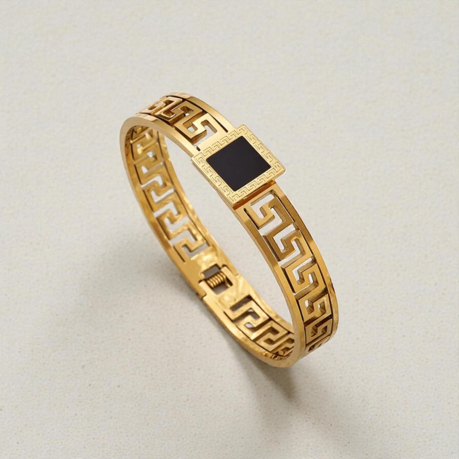 Assortment Gold bracelet