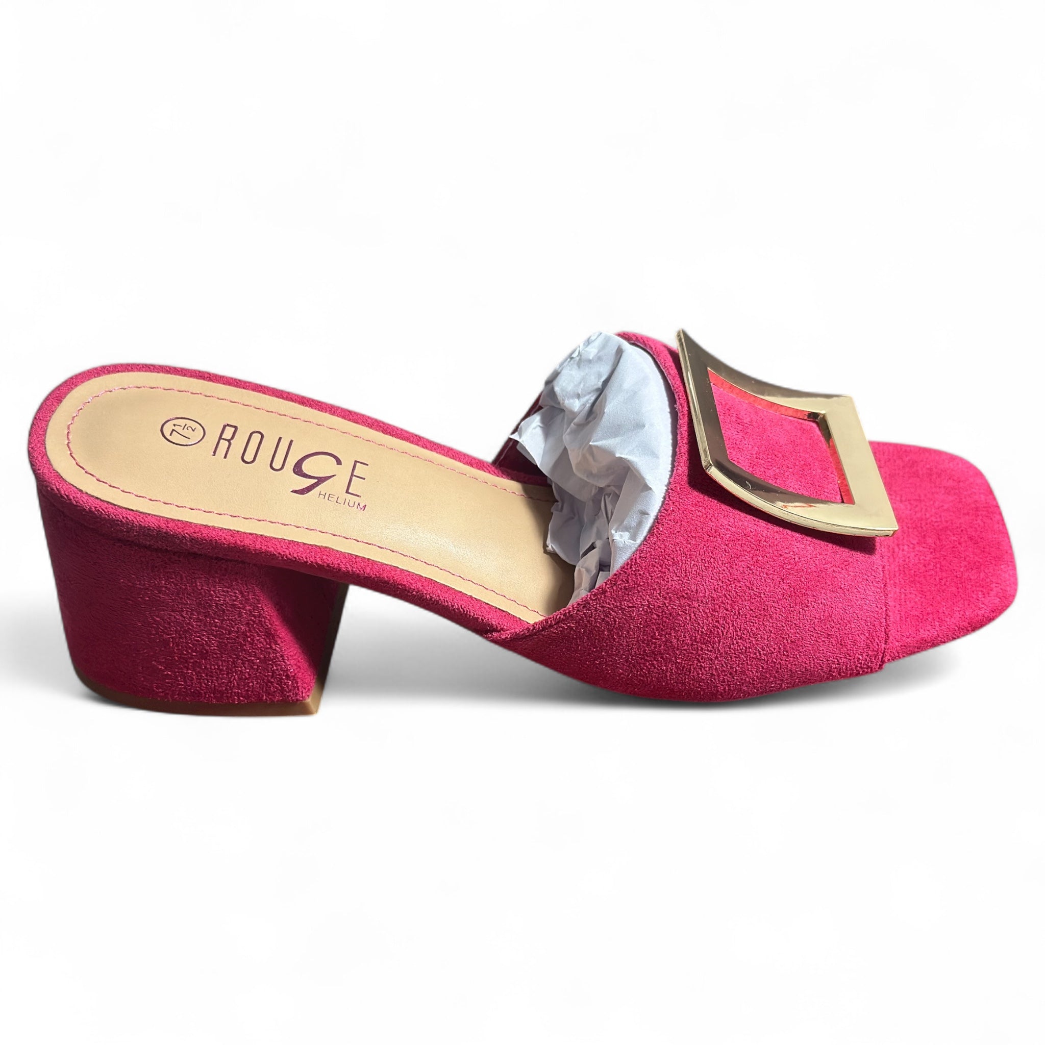 Suede pink heeled shoe.