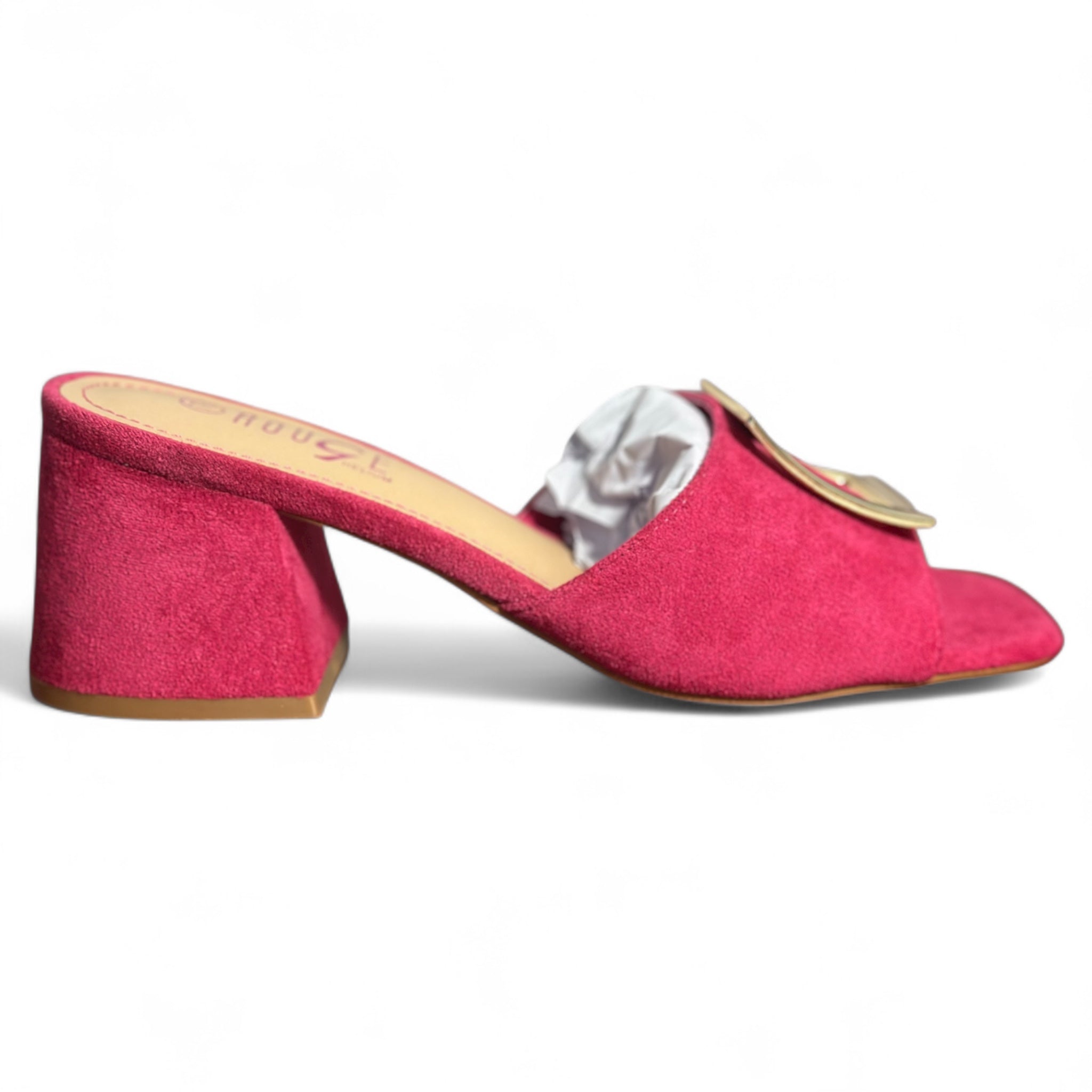 Suede pink heeled shoe.