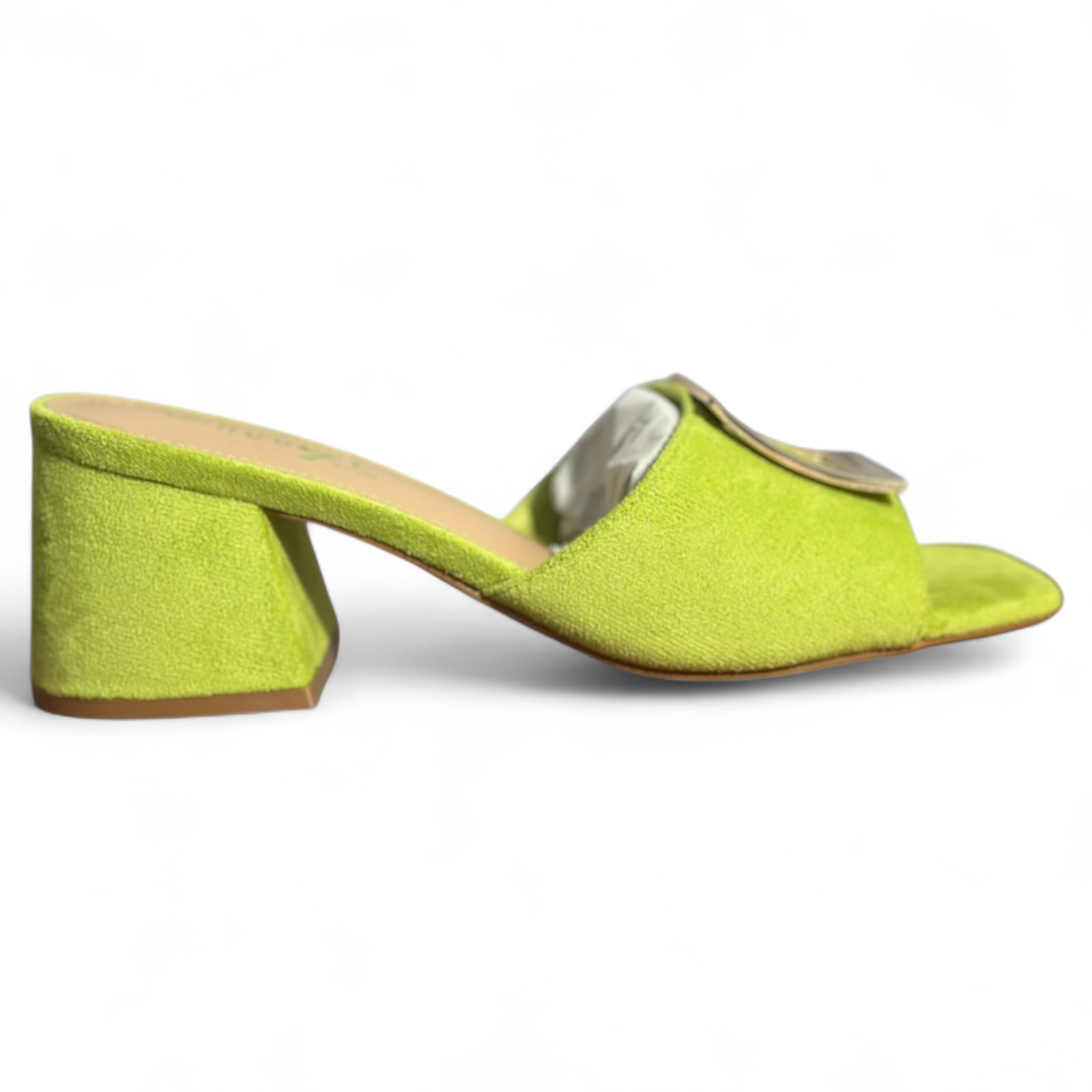 Suede Green heeled shoe.