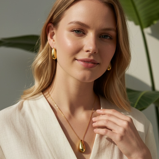 Gold teardrop jewelry set